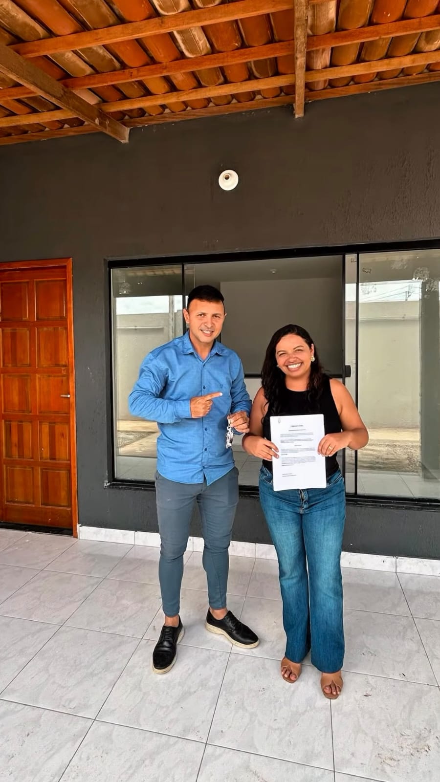 Contrato assinado e chave na mão!
