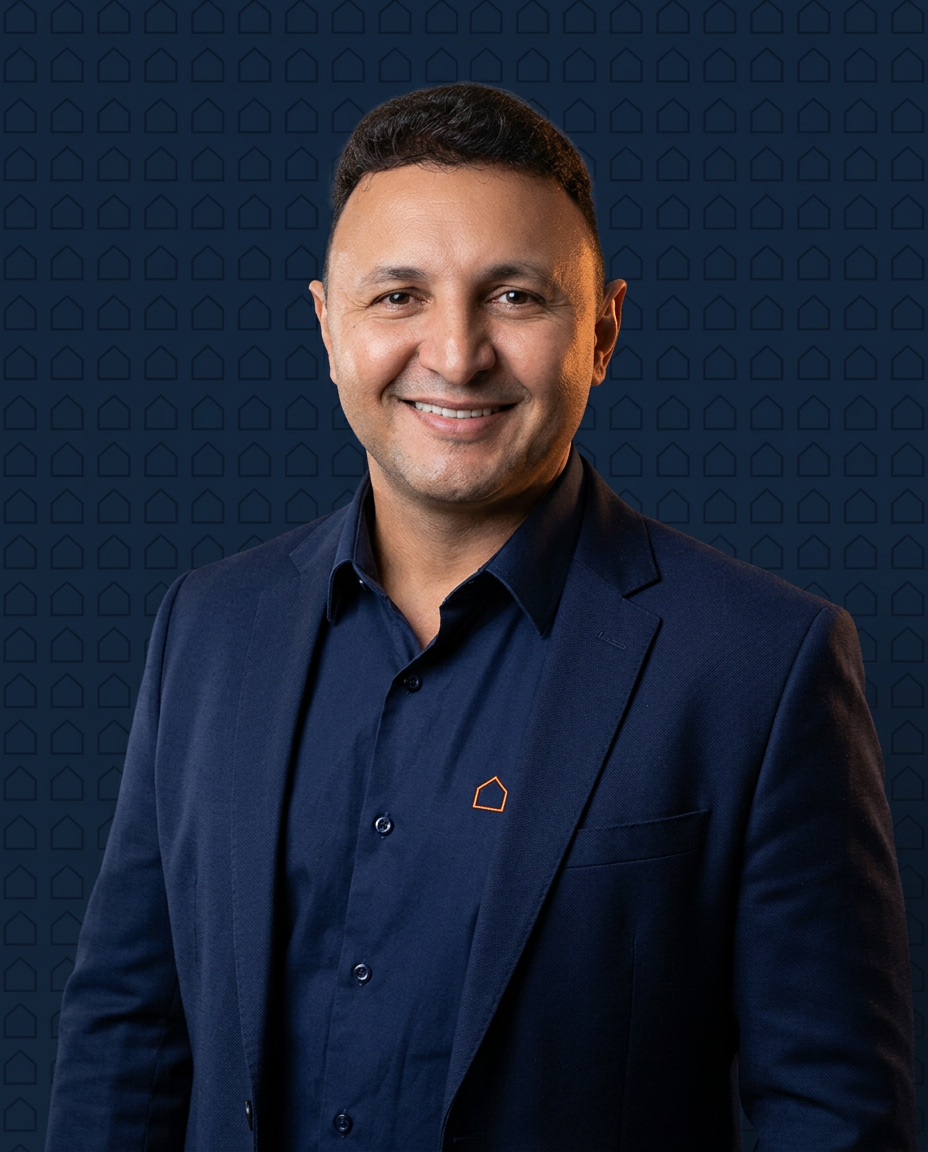 Denis, CEO • Mercado imobiliário desde 2009